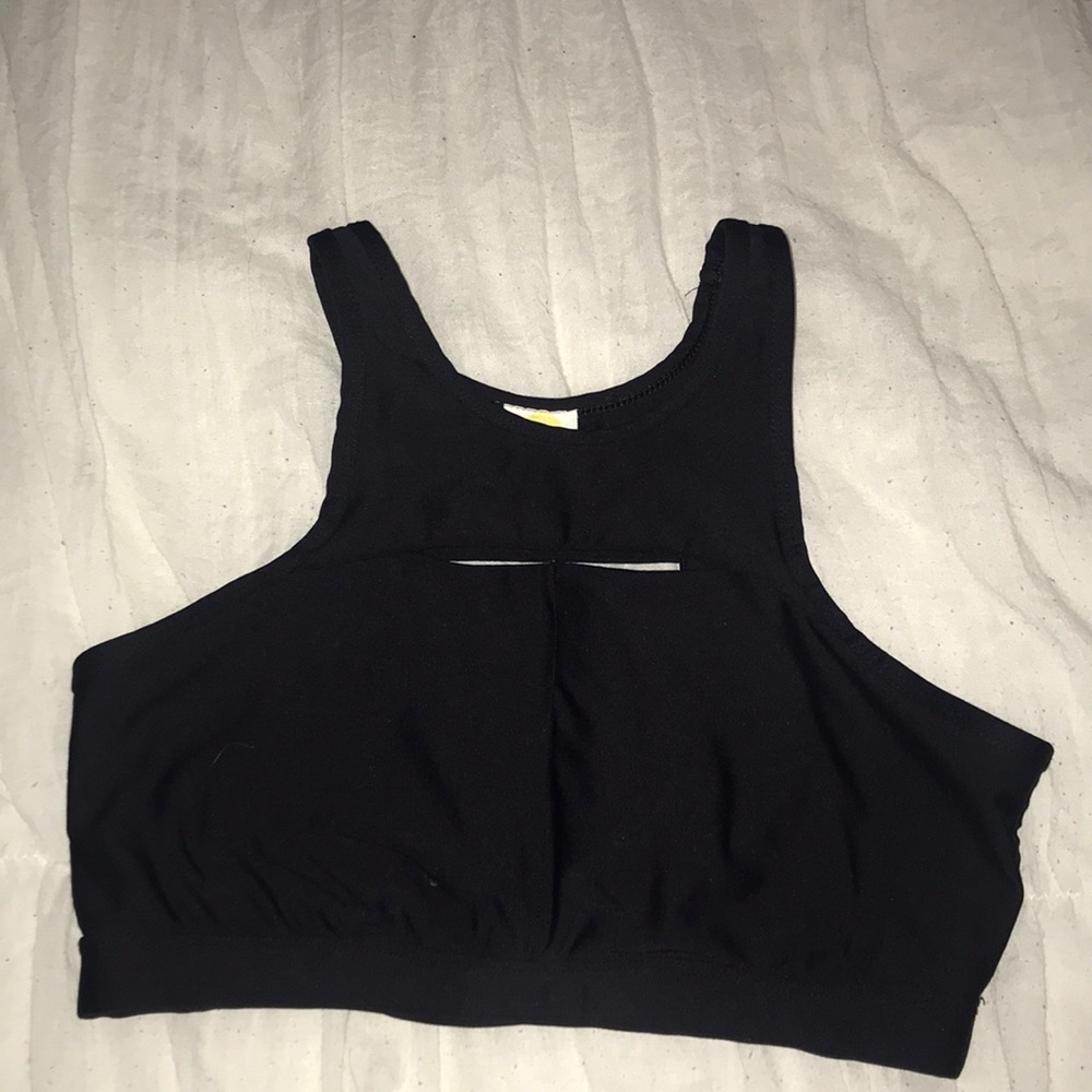 cut out high neck sports bra